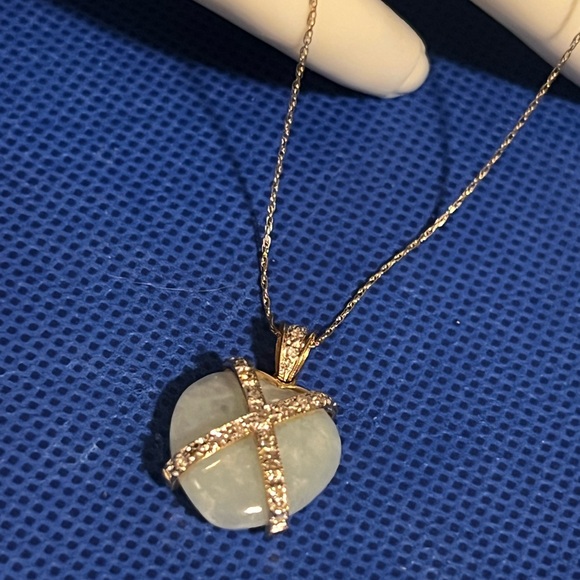 14K Gold Jade & Diamond Heart Pendant Necklace - Picture 3 of 16
